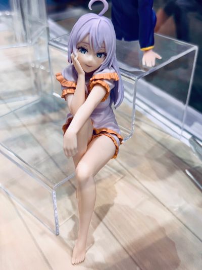 不时用俄语小声说真心话的邻桌艾莉同学动画版 Luminasta “艾莉”运动服