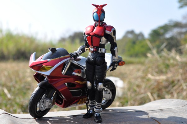 S.H.Figuarts 假面骑士：甲斗王 甲斗王强化机车/骑士摩托