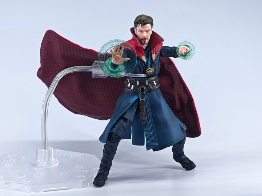 S.H.Figuarts 复仇者联盟3：无限战争 奇异博士 泰坦星之战