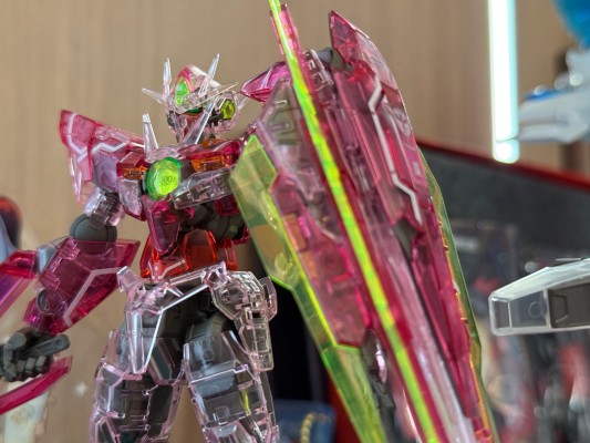 RG 剧场版 机动战士高达00 先驱者的觉醒 	GNT-0000 量子型00 Trans-Am Mode 彩透版