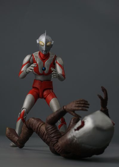 S.H.Figuarts    扎拉布星人