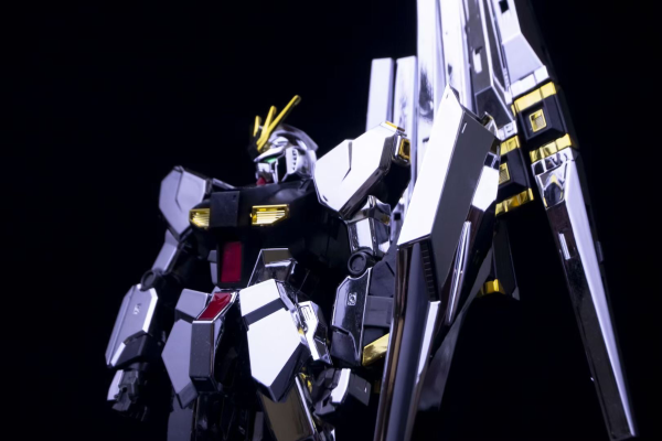 HGUC 1/144 机动战士高达 逆袭的夏亚 RX-93 ν高达  Metallic Coating Ver.