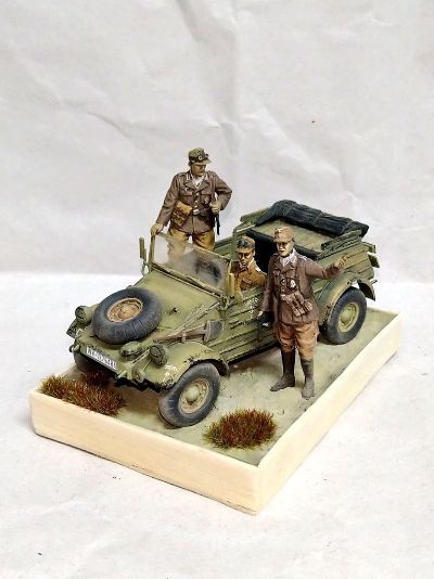 35238 1/35 德国 KUEBELWAGEN 82型 桶车（非洲军团）