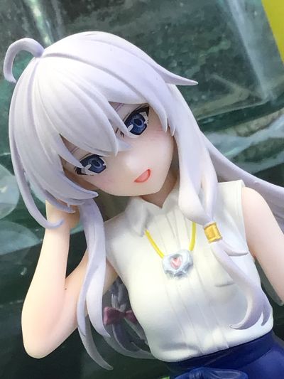 压泡面 魔女之旅 伊蕾娜 喇叭裙