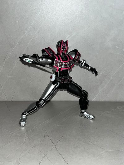 S.H.Figuarts(真骨雕制法)   假面骑士帝骑 完全形态