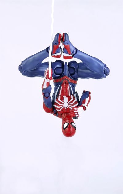 S.H.Figuarts 游戏：漫威蜘蛛侠 蜘蛛侠 高级战衣