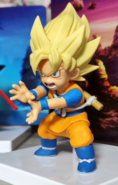 龙珠大魔 超级赛亚人小孙悟空 附带背景板的珍藏人偶