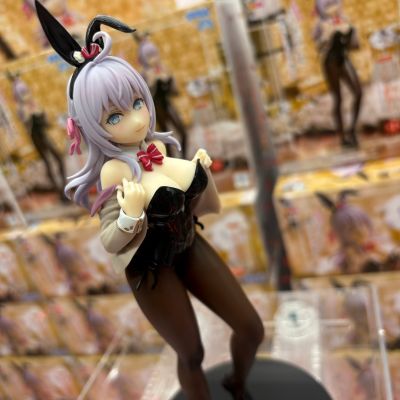 不时用俄语小声说真心话的邻桌艾莉同学动画版 Luminasta “艾莉”兔女郎