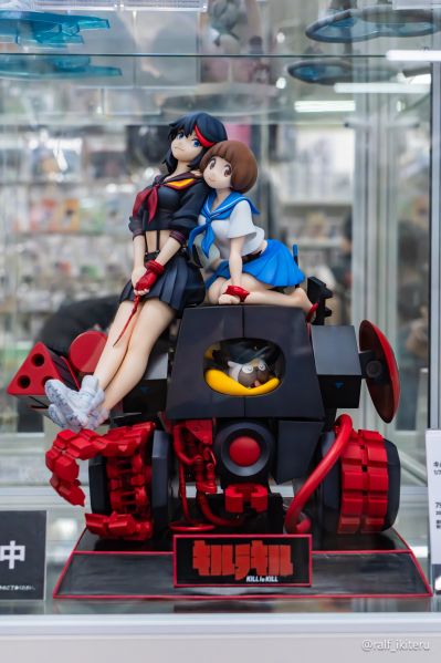 斩服少女 缠流子 与 满舰饰真子