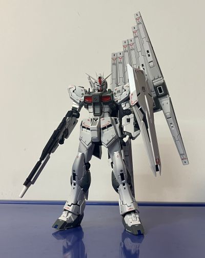 RG 福冈高达基地限定 机动战士高达 逆袭的夏亚 Nu高达（原色版）