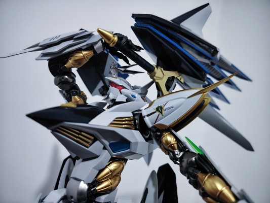 3Z0579 DLX 变形金刚：最后的骑士 暗黑擎天柱