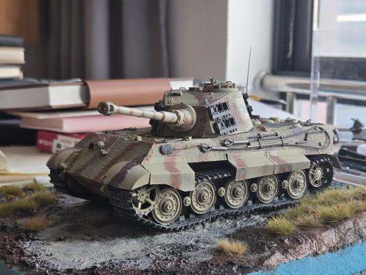 1/35 WW.II 德国 重型坦克 Sd.Kfz.182 虎王 亨舍尔炮塔 505重型坦克营（新型履带版）
