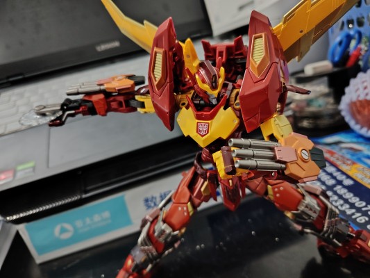 3Z0579 DLX 变形金刚：最后的骑士 暗黑擎天柱