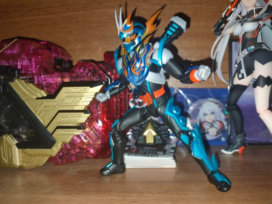 S.H.Figuarts  假面骑士烈焰歌查德