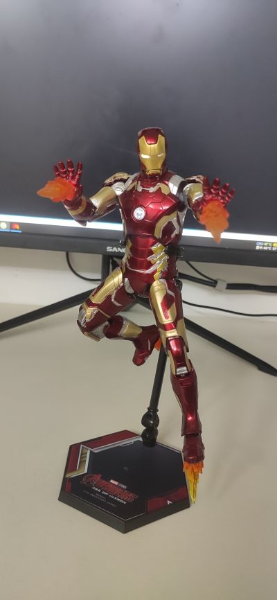 复仇者联盟2：奥创纪元 钢铁侠 43号装甲 发光版