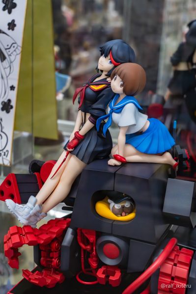 斩服少女 缠流子 与 满舰饰真子