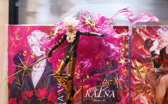 迦尔纳手办摆柜实拍