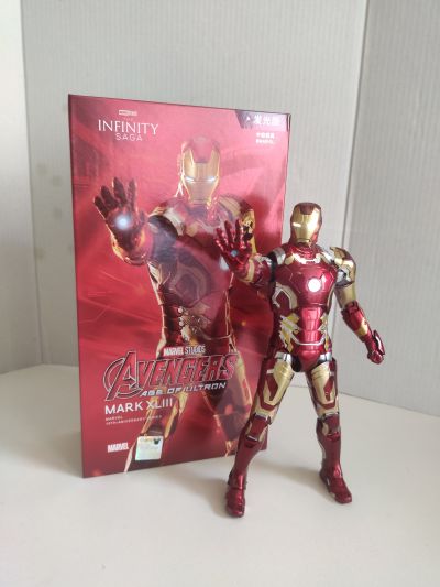 复仇者联盟2：奥创纪元 钢铁侠 43号装甲 发光版