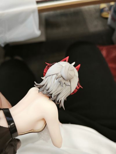 明日方舟 W  盛礼