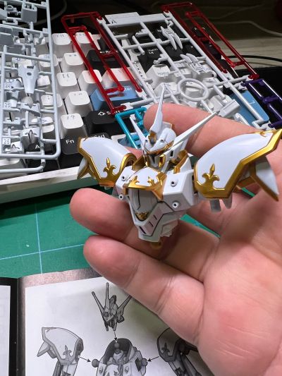 HG 1/144 黑骑士小队 神鸟