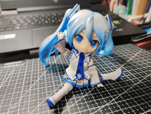 粘土娃: 服装套组 初音未来 雪未来