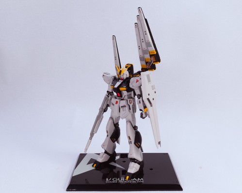 METAL ROBOT魂 ＜机动战士系列＞  Nu高达（双浮游炮装备型）