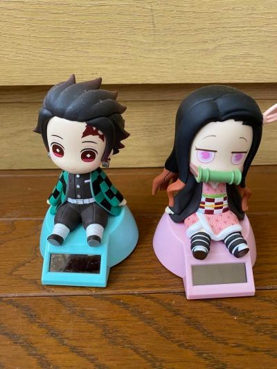 鬼灭之刃 摇摇太阳能汽车摆件 1