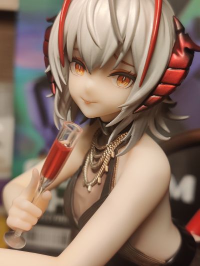 明日方舟 W  盛礼