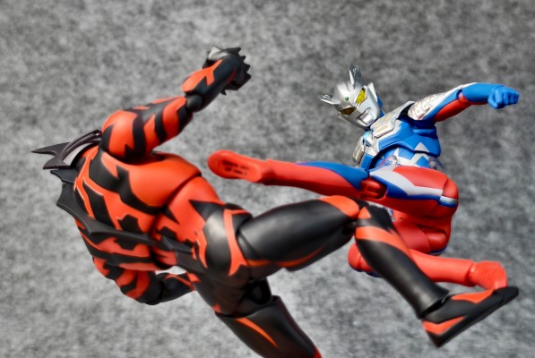 S.H.Figuarts 贝利亚奥特曼（黑暗邪雄版）