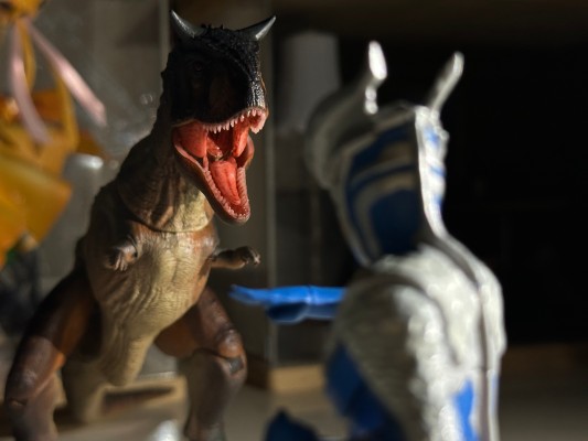 173029 零集易动系列 食肉牛龙 3.0 红色双角 超可动恐龙