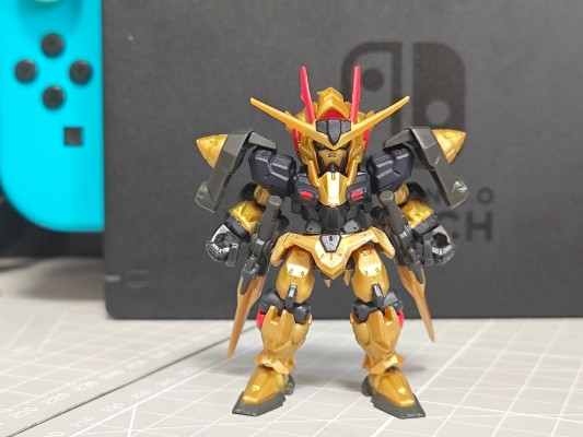 肯德基高达扭蛋三件套