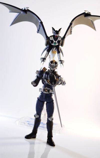 S.H.Figuarts 假面骑士龙骑 假面骑士夜骑 与 黑暗之翼 套装