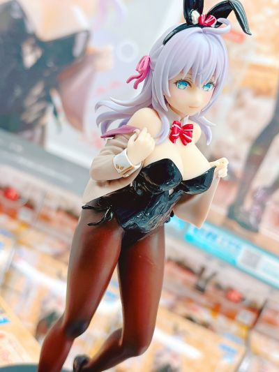 不时用俄语小声说真心话的邻桌艾莉同学动画版 Luminasta “艾莉”兔女郎