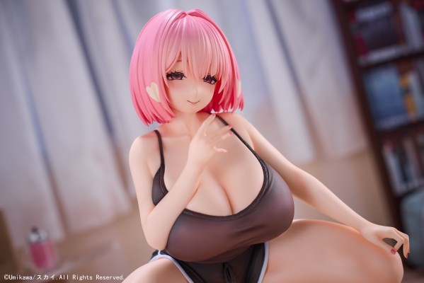 茜