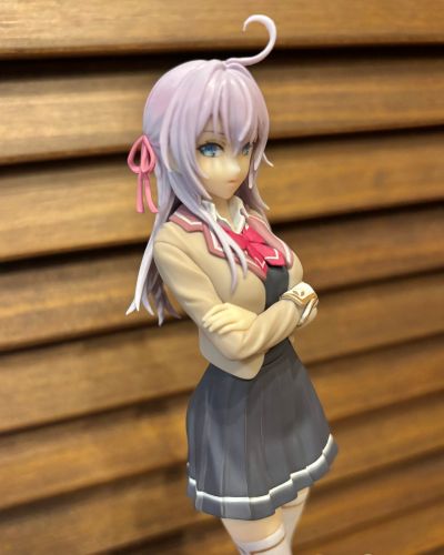 不时用俄语小声说真心话的邻桌艾莉同学动画版 Luminasta “艾莉”校服