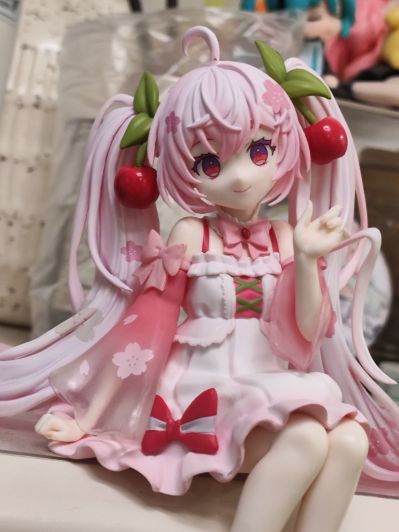 初音未来系列 小坐系列奖品人偶  "初音未来联名大耳狗与MILK"