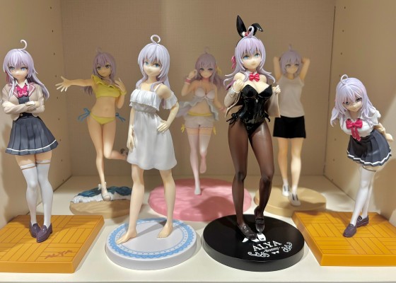 不时用俄语小声说真心话的邻桌艾莉同学动画版 Luminasta “艾莉”兔女郎