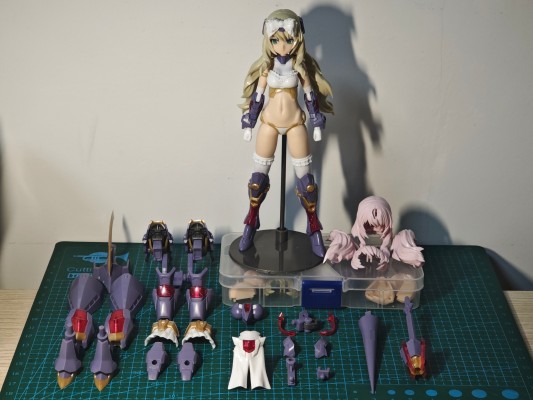 机甲少女 猩红魔鹫 旗袍