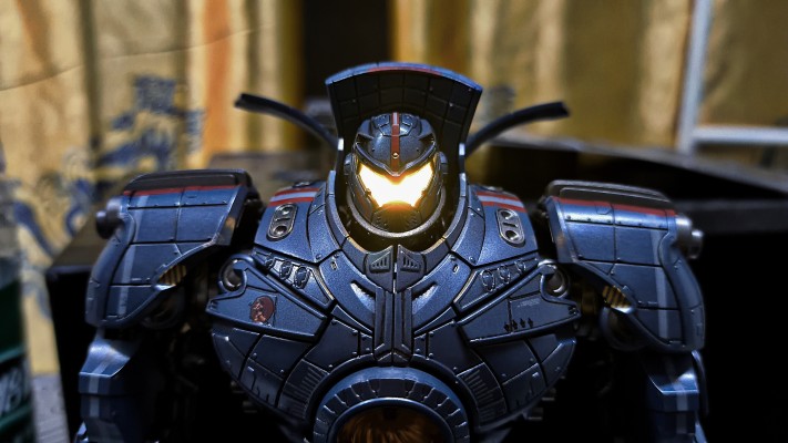 环太平洋-危险流浪者 合金可动人偶