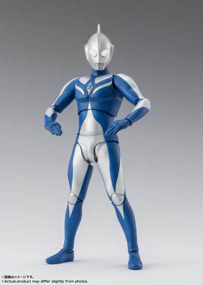S.H.Figuarts 高斯奥特曼 月神形态