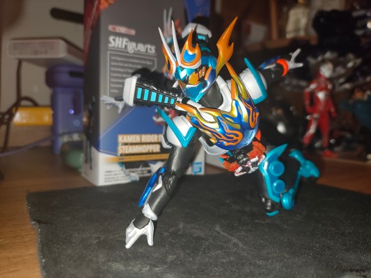 S.H.Figuarts  假面骑士烈焰歌查德