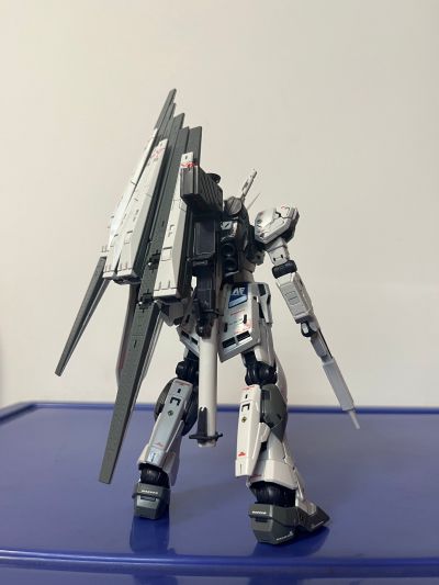 RG 福冈高达基地限定 机动战士高达 逆袭的夏亚 Nu高达（原色版）