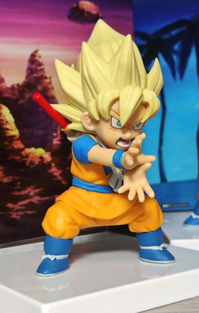 龙珠大魔 超级赛亚人小孙悟空 附带背景板的珍藏人偶