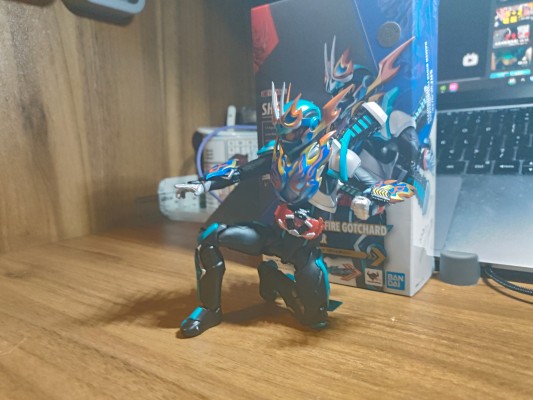 S.H.Figuarts  假面骑士烈焰歌查德