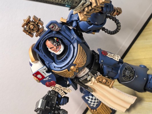 战锤40000 极限战士 穿着终结者盔甲的队长