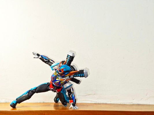 S.H.Figuarts  假面骑士烈焰歌查德