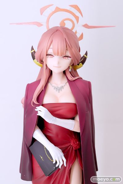 蔚蓝档案 陆八魔爱露（礼服）