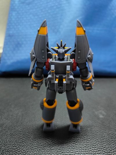 MODEROID 迷你合体变形 飞跃巅峰！ 钢巴斯塔