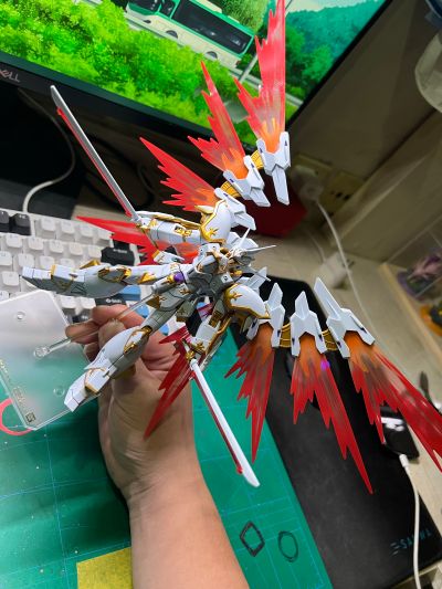 HG 1/144 黑骑士小队 神鸟