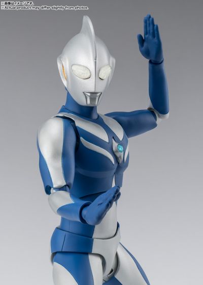 S.H.Figuarts 高斯奥特曼 月神形态